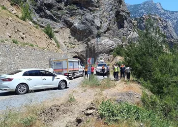 Serinlemek için girdiği nehirde kayboldu
