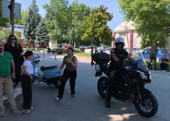 Bursa’da YKS heyecanı: Sınava 1 dakika kala polis yetiştirdi