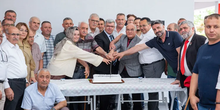 Şehit ve gazi babalarına anlamlı ziyaret