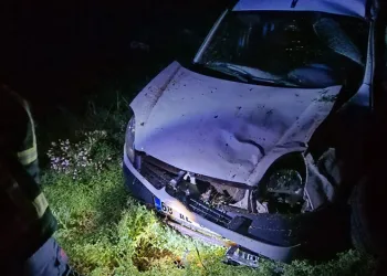 Mardin’de hafif ticari araç şarampole devrildi: 4 yaralı