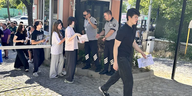 YKS’nin son oturumu olan YDT başladı