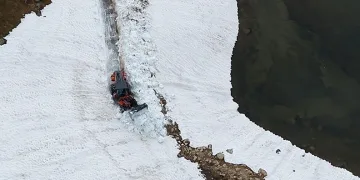 Rize’nin yayla yollarında kar temizleme çalışması devam ediyor