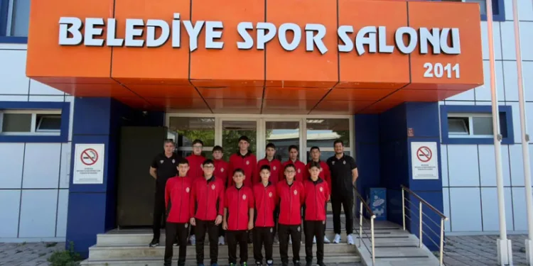 İnegöl Belediyespor Midi Erkekler Voleybol Takımı Türkiye Şampiyonasında