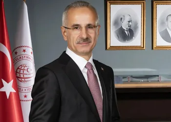 2 Türk gemisi daha Hürmüz Boğazı’nı geçti
