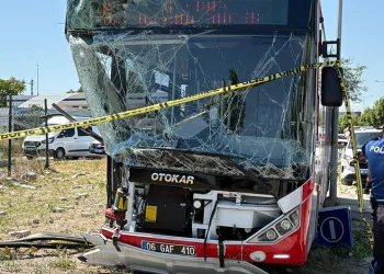 Başkentte EGO otobüsü kaza yaptı: 1 ölü, 9 yaralı