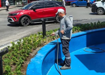 Gemlik’te Saat Kulesi ve Havuz Çevresinde Yenileme Çalışmaları
