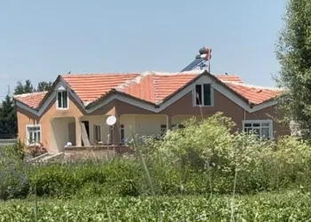 Ankara’da operasyon düzenlenen DEAŞ mensuplarının evindeki incelemeler devam ediyor