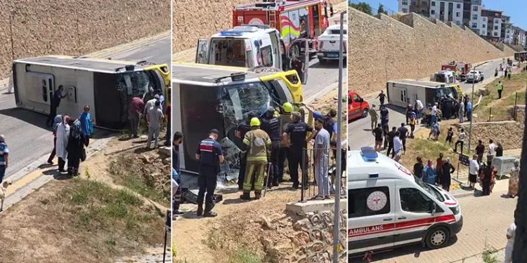 Bursa’da kontrolden çıkan halk otobüsü devrildi: 1 yaralı