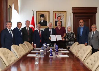 İnegöl’de sağlık ve eğitim için imzalar atıldı