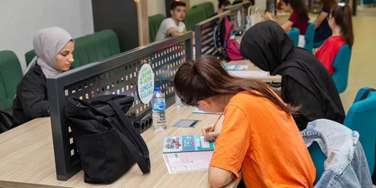 Üniversite adayları için deneme sınavı