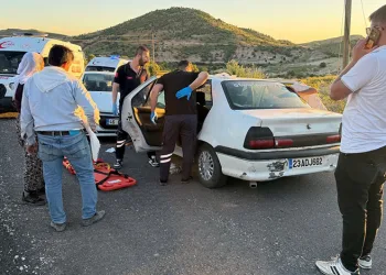 Gercüş’te otomobiller çarpıştı: 12 yaralı
