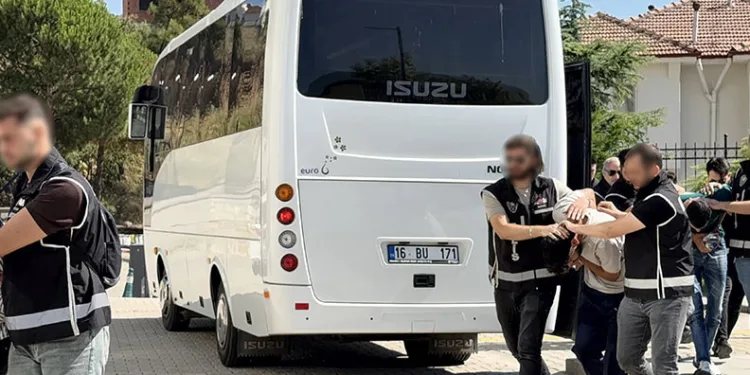 Daltonlar’a Orhangazi’de şafak baskını : 9 gözaltı