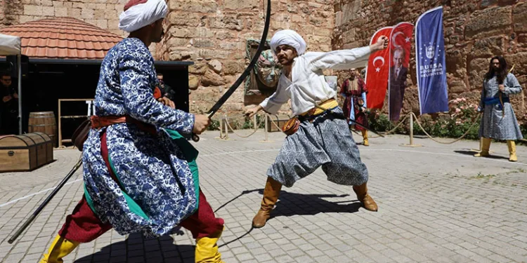 Türk kılıçları Zindankapı’da çarpıştı