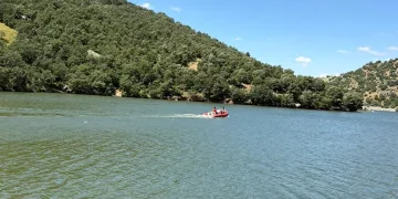 Kayıp olarak aranan kadının cesedi gölette bulundu