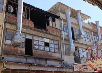 Mobilya imalathanesinde korkutan yangın