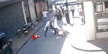 Beyoğlu’nda sarkıntılık iddiası kanlı bitti