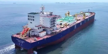Dünyada bir ilk: Tamamen gemide yetiştirilen somonlar satışa çıktı