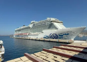 Dev kruvaziyer gemisi yeniden Bodrum’a geldi