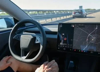 Tesla, Avrupa’dan onay alabilmek için FSD verilerini abarttı mı?