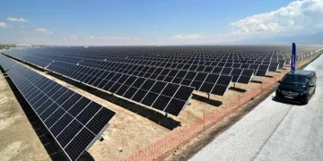 Türkiye, güneşten elektrik üretiminde yeni rekora imza attı