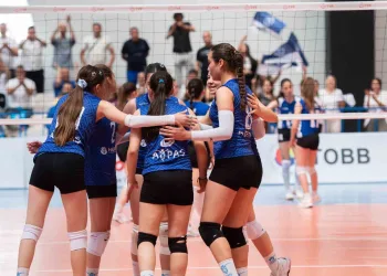 Aydın BBSK Midi Kız Takımı son 16 turuna yükseldi