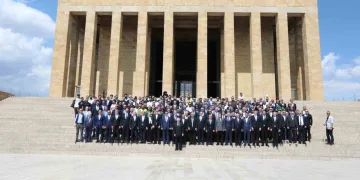 Aziz Yıldırım, Anıtkabir’i ziyaret etti