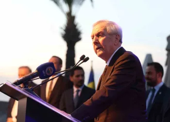 Aziz Yıldırım: “Fenerbahçe isminin büyüklüğünü dosta düşmana yeniden hatırlatacağız”