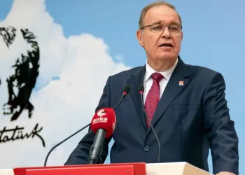 “Özgür Özel partiyi tahrip etti”