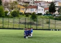 Minikler, hakemin kendilerine küfür ettiği iddiasıyla 1 dakika boyunca topa dokunmadı