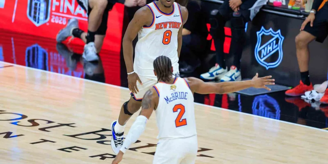New York Knicks, San Antonio Spurs’ü yenerek NBA finallerine galibiyetle başladı