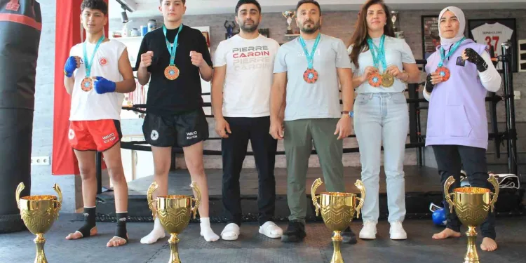 Sivaslı kick boksçular, Dünya Kupası’na damga vurdu