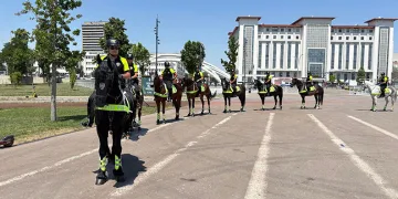 Ankara’da NATO Zirvesi öncesi atlı polisler devriye attı