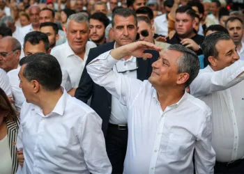 “Vakti gelmiş bir vedanın hüznünü yaşıyorum”