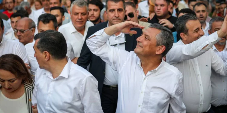 “Vakti gelmiş bir vedanın hüznünü yaşıyorum”