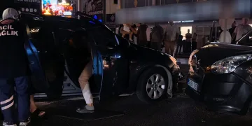 İnegöl’de zincirleme kaza: 5 yaralı