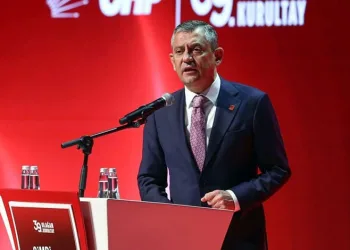 Özgür Özel CHP’den istifa etti