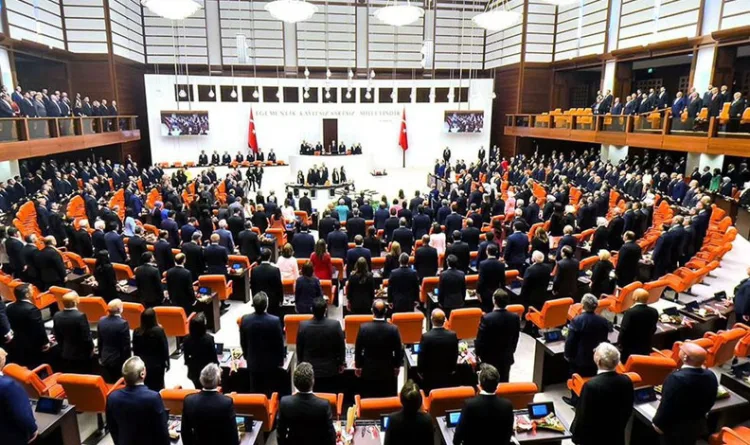 CHP’de büyük çöküş! Meclis’teki parti sıralaması değişti