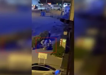 Kadın doktordan sedye üzerinde hayat kurtaran müdahale