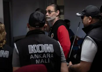 Etimesgut Belediyesi’ne operasyon! Başkan Erdal Beşikçioğlu gözaltında