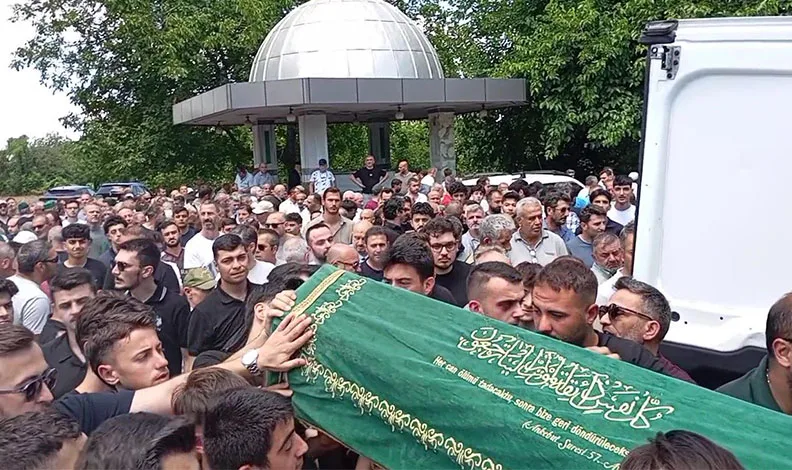 İznik Gölü’nde boğulan 21 yaşındaki İsmail İmamoğlu son yolculuğuna uğurlandı