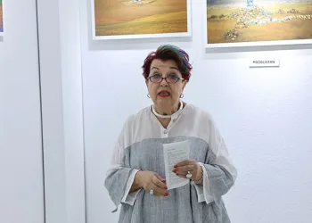 “Uzaklarda Bir Yerlerde” sergisi açıldı