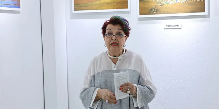 “Uzaklarda Bir Yerlerde” sergisi açıldı
