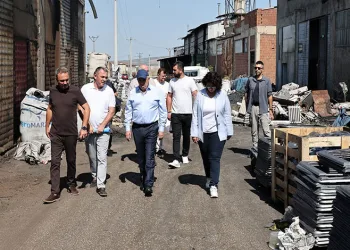 Bursa’da hanedan türbelerindeki puşideler yenileniyor