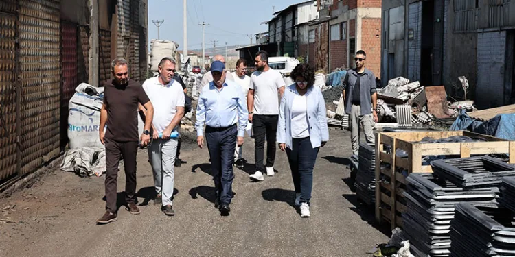 Bursa’da hanedan türbelerindeki puşideler yenileniyor