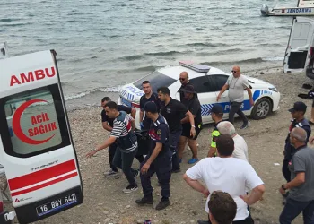 İznik Gölü’nde kaybolan 2 gencin cansız bedenine ulaşıldı