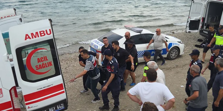 İznik Gölü’nde kaybolan 2 gencin cansız bedenine ulaşıldı