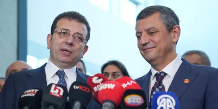 Kulisler hareketli! İddiaya göre İmamoğlu yeni parti ismi için “Yol” önerisinde bulundu