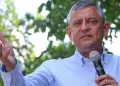 Uykudaki eşini iple boğup öldürdü