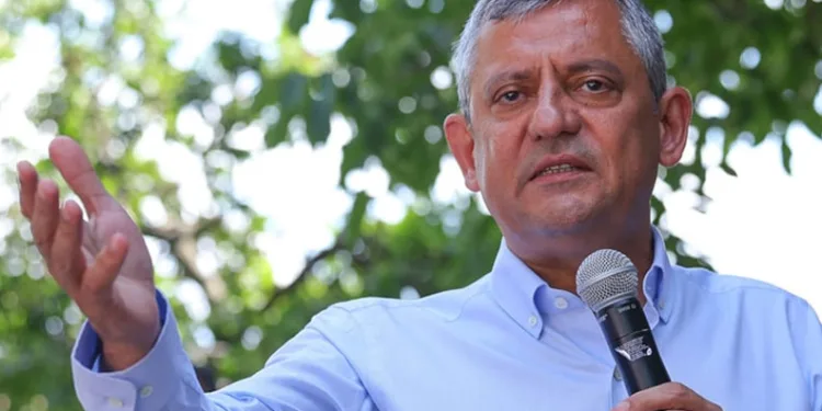 Uykudaki eşini iple boğup öldürdü