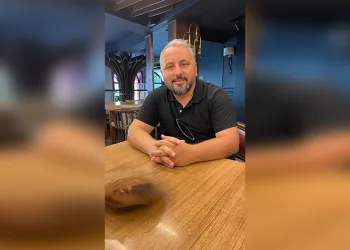 Kalp krizi sonucu hayatını kaybeden polis memuru son yolculuğuna uğurlandı